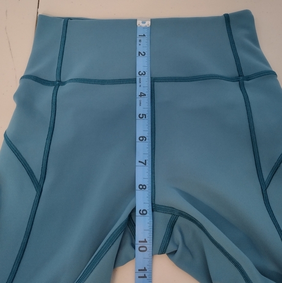 Lululemon Blue Low-Rise Cropped Ankle Length Workout Athletic Leggings Size 2 - Picture 10 of 15